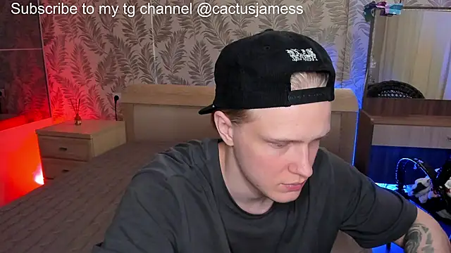 Snapshot of Cactus__James chatting on November 2, 2025, 5:48 pm Cactus James online show from November 2, 2025, 5:48 pm