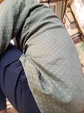 Snapshot of hot_integer chatting on February 3, 2026, 3:37 am hot integer online show from February 3, 2026, 3:37 am