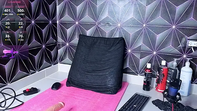 Megann 9 online show from October 22, 2025, 11:43 am