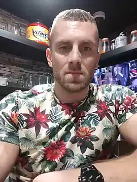 Snapshot of trainwithme chatting on October 31, 2025, 12:39 pm trainwithme online show from October 31, 2025, 12:39 pm