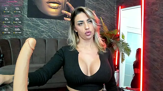 Snapshot of IzabelaTessa chatting on October 30, 2025, 9:15 pm IzabelaTessa online show from October 30, 2025, 9:15 pm