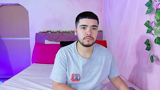  mia and mike  online show from October 14, 2025, 12:50 pm