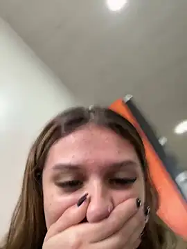 Snapshot of aliisonn__parker26 chatting on March 18, 2025, 7:10 pm aliisonn parker26 online show from March 18, 2025, 7:10 pm