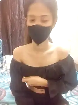 LOVE BUG1 online show from March 19, 2025, 7:17 pm