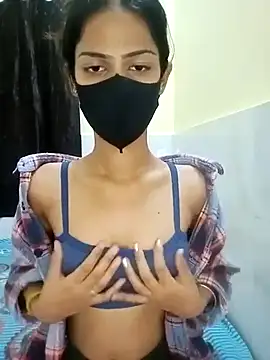 LOVE BUG1 online show from March 20, 2025, 11:56 pm