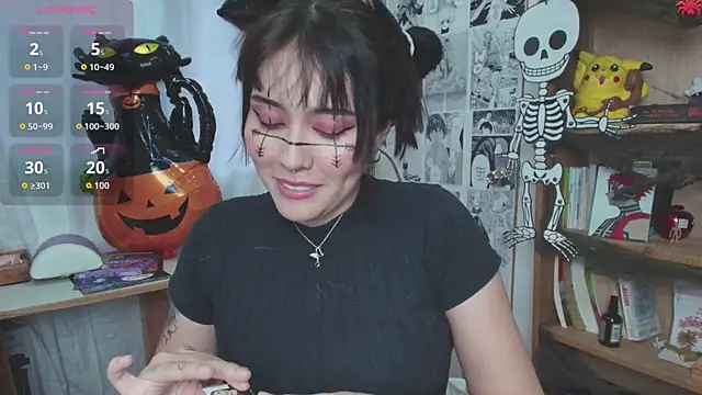 Snapshot of MitsuChan_ chatting on October 27, 2025, 10:14 pm MitsuChan online show from October 27, 2025, 10:14 pm