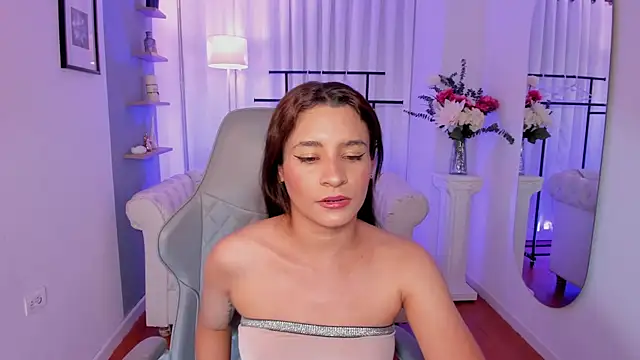 Snapshot of hanna_mils chatting on July 16, 2026, 4:07 am hanna mils online show from July 16, 2026, 4:07 am