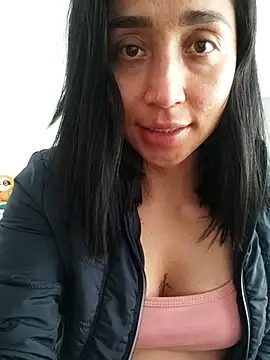 Elowyn online show from September 24, 2025, 8:12 pm