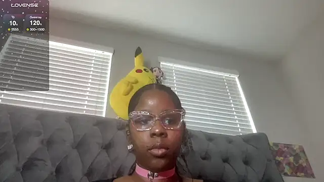 piscesaurora online show from March 22, 2025, 12:57 pm