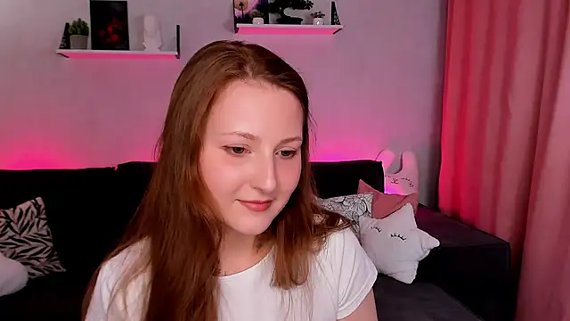 VelvetCherry  online show from March 18, 2025, 12:25 pm