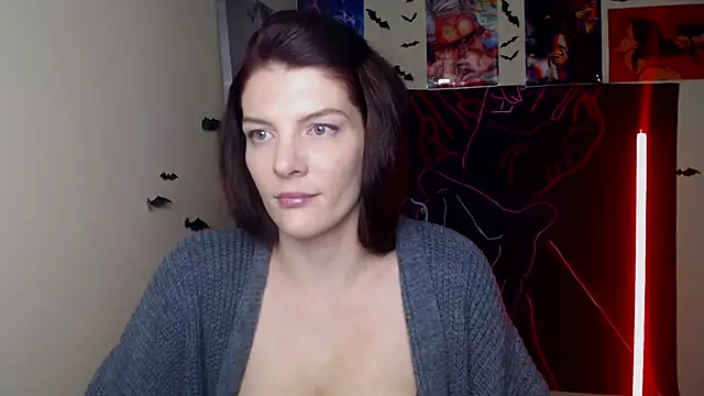 VanessaRey  online show from November 29, 2025, 6:00 pm