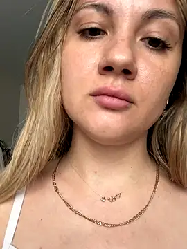 Snapshot of mollygirll chatting on September 28, 2025, 10:53 am mollygirll online show from September 28, 2025, 10:53 am