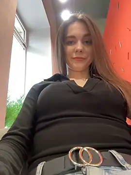 MilaBee online show from April 5, 2026, 11:07 am