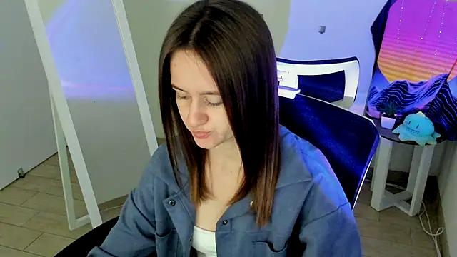 Snapshot of Catherine_e chatting on October 1, 2025, 6:25 pm Catherine e online show from October 1, 2025, 6:25 pm