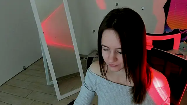 Snapshot of Catherine_e chatting on October 3, 2025, 7:44 pm Catherine e online show from October 3, 2025, 7:44 pm