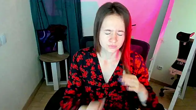 Snapshot of Catherine_e chatting on October 7, 2025, 7:33 pm Catherine e online show from October 7, 2025, 7:33 pm