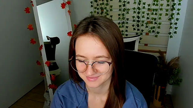 Snapshot of Catherine_e chatting on October 8, 2025, 6:27 pm Catherine e online show from October 8, 2025, 6:27 pm