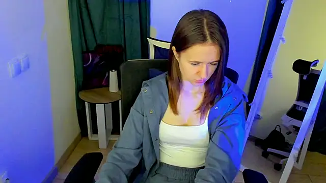 Snapshot of Catherine_e chatting on October 9, 2025, 6:39 pm Catherine e online show from October 9, 2025, 6:39 pm