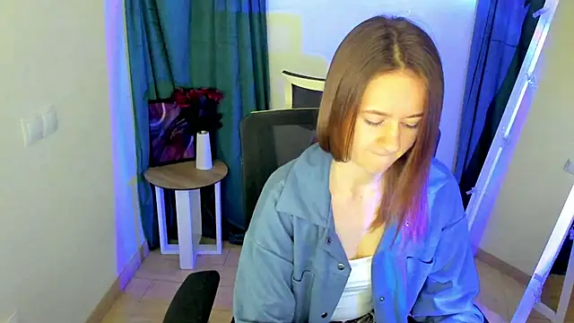 Snapshot of Catherine_e chatting on October 11, 2025, 6:39 pm Catherine e online show from October 11, 2025, 6:39 pm