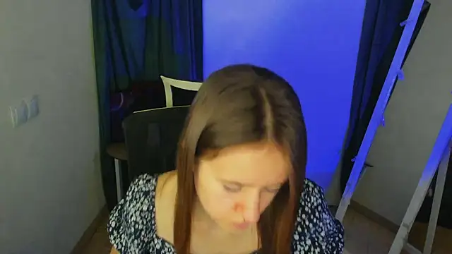 Snapshot of Catherine_e chatting on October 13, 2025, 6:41 pm Catherine e online show from October 13, 2025, 6:41 pm