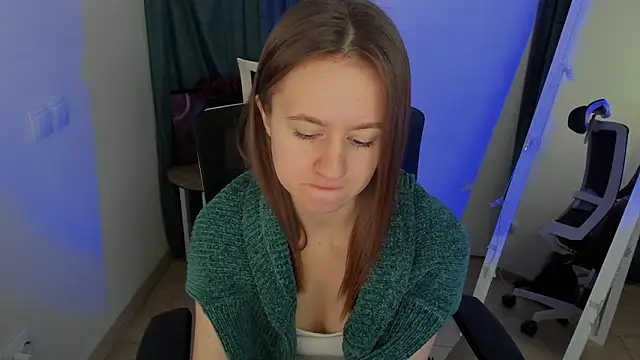 Snapshot of Catherine_e chatting on October 14, 2025, 6:20 pm Catherine e online show from October 14, 2025, 6:20 pm