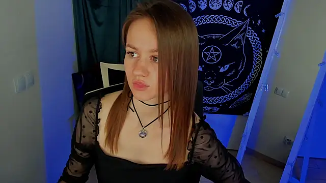 Snapshot of Catherine_e chatting on October 31, 2025, 7:48 pm Catherine e online show from October 31, 2025, 7:48 pm