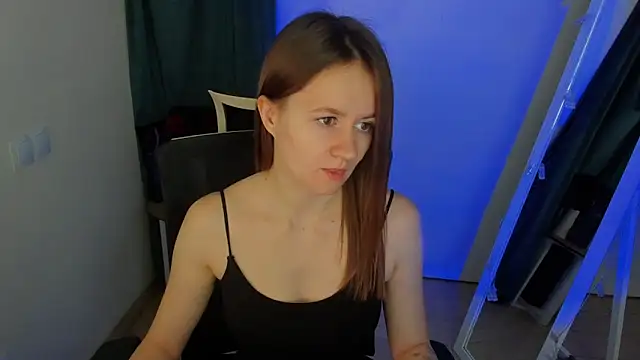 Snapshot of Catherine_e chatting on November 10, 2025, 7:24 pm Catherine e online show from November 10, 2025, 7:24 pm