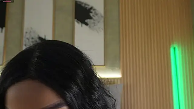 mia lacy  online show from April 15, 2026, 12:12 pm