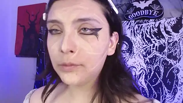 mikaskullcs online show from September 10, 2025, 4:45 am