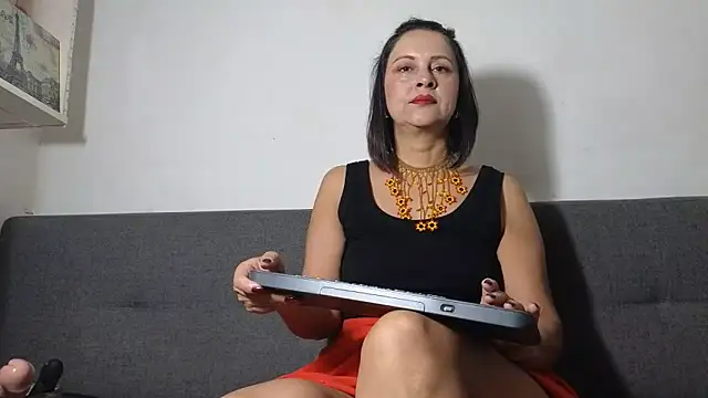 Amadamilf1980 online show from October 18, 2025, 2:18 pm