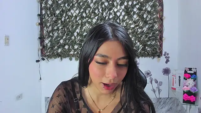 Snapshot of Sarahbrowm_ chatting on October 21, 2025, 7:03 pm Sarahbrowm online show from October 21, 2025, 7:03 pm