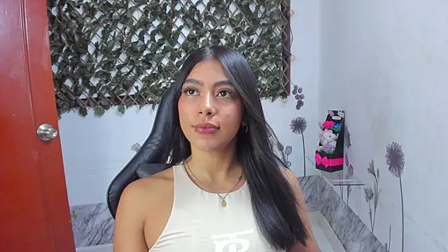 Snapshot of Sarahbrowm_ chatting on November 13, 2025, 10:30 pm Sarahbrowm online show from November 13, 2025, 10:30 pm