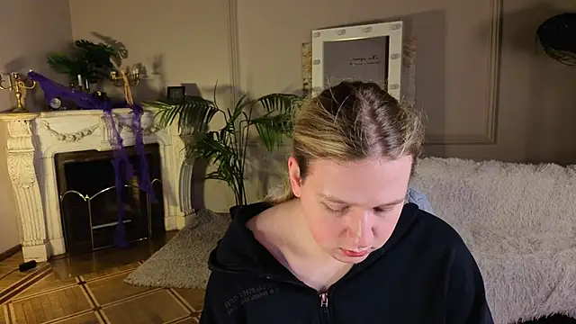 Jes Solar online show from October 28, 2025, 8:55 pm