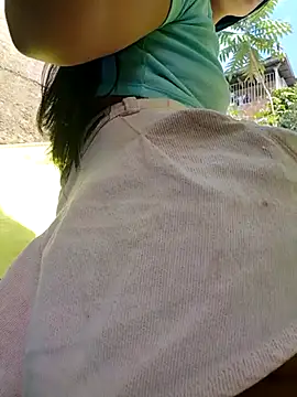 Snapshot of adrianagilton chatting on October 2, 2025, 3:08 pm adrianagilton online show from October 2, 2025, 3:08 pm