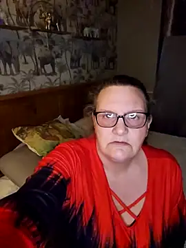 MissQueenBeex online show from April 4, 2026, 8:06 pm