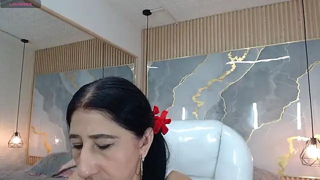 nei girl online show from March 9, 2026, 12:09 pm