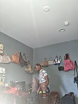 Snapshot of ItsBarbieBitcxxxx69 chatting on November 11, 2025, 5:46 pm ItsBarbieBitcxxxx69 online show from November 11, 2025, 5:46 pm