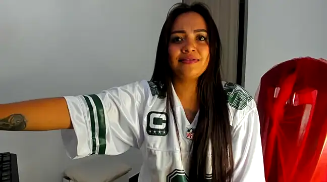 Snapshot of KatyBrunette chatting on March 18, 2025, 7:20 pm KatyBrunette online show from March 18, 2025, 7:20 pm