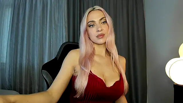 Snapshot of _Miss_Valentina_ chatting on October 28, 2025, 11:03 am Miss Valentina online show from October 28, 2025, 11:03 am