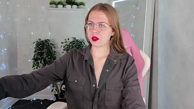 Joann Shermann online show from November 25, 2025, 1:05 am