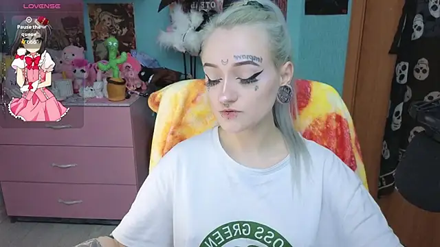 Manuela unicorn online show from April 17, 2026, 8:34 pm