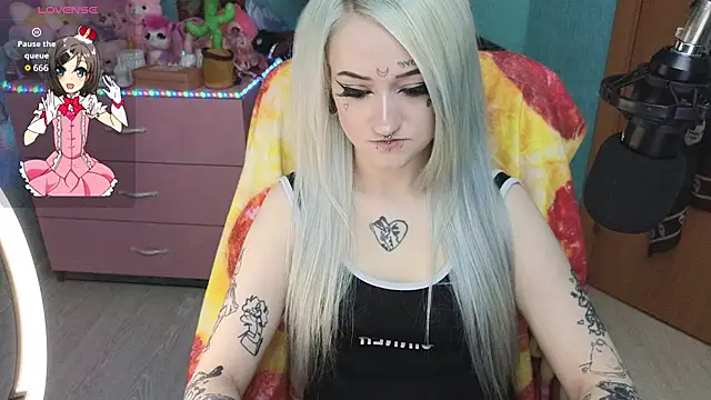 Manuela unicorn online show from April 21, 2026, 8:34 pm