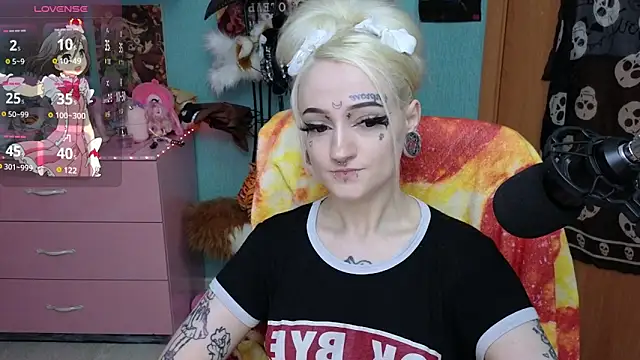 Manuela unicorn online show from May 25, 2026, 9:21 pm