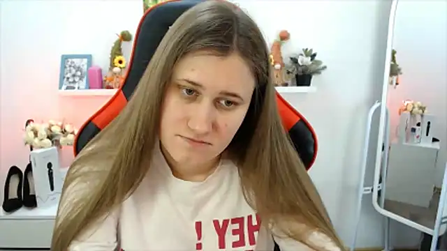 Snapshot of Lucky_Lana chatting on February 5, 2026, 3:22 am Lucky Lana online show from February 5, 2026, 3:22 am