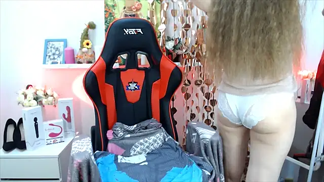 Snapshot of Lucky_Lana chatting on February 13, 2026, 3:13 am Lucky Lana online show from February 13, 2026, 3:13 am