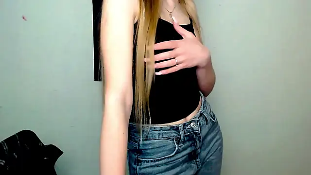 Doll Angelina online show from May 20, 2026, 6:08 am