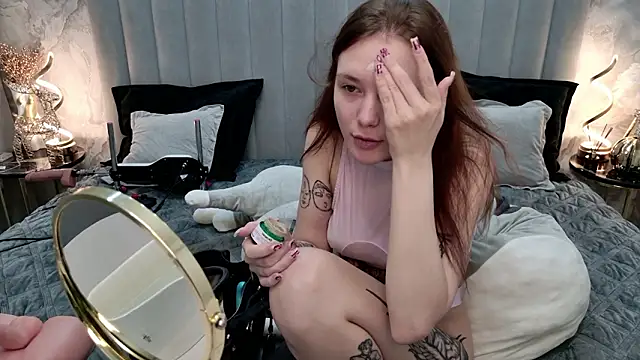 Snapshot of CarolineTenders chatting on February 5, 2026, 1:32 am CarolineTenders online show from February 5, 2026, 1:32 am