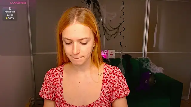 Snapshot of MirandaMayers chatting on November 10, 2025, 6:56 am MirandaMayers online show from November 10, 2025, 6:56 am