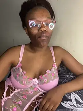 YummyMelanin117 online show from January 13, 2026, 10:59 pm