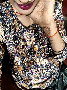 Snapshot of Eshwari_Chopra chatting on October 13, 2025, 3:23 pm Eshwari Chopra online show from October 13, 2025, 3:23 pm